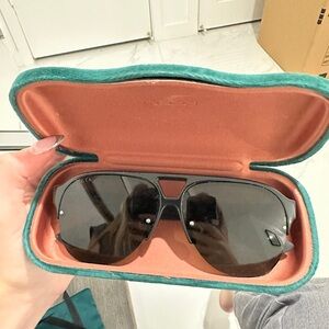 Gucci Black Aviator Sunglasses with Green Case and Pouch